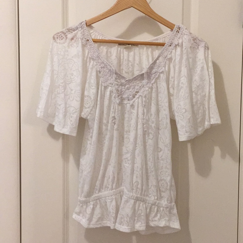 Pretty white top
